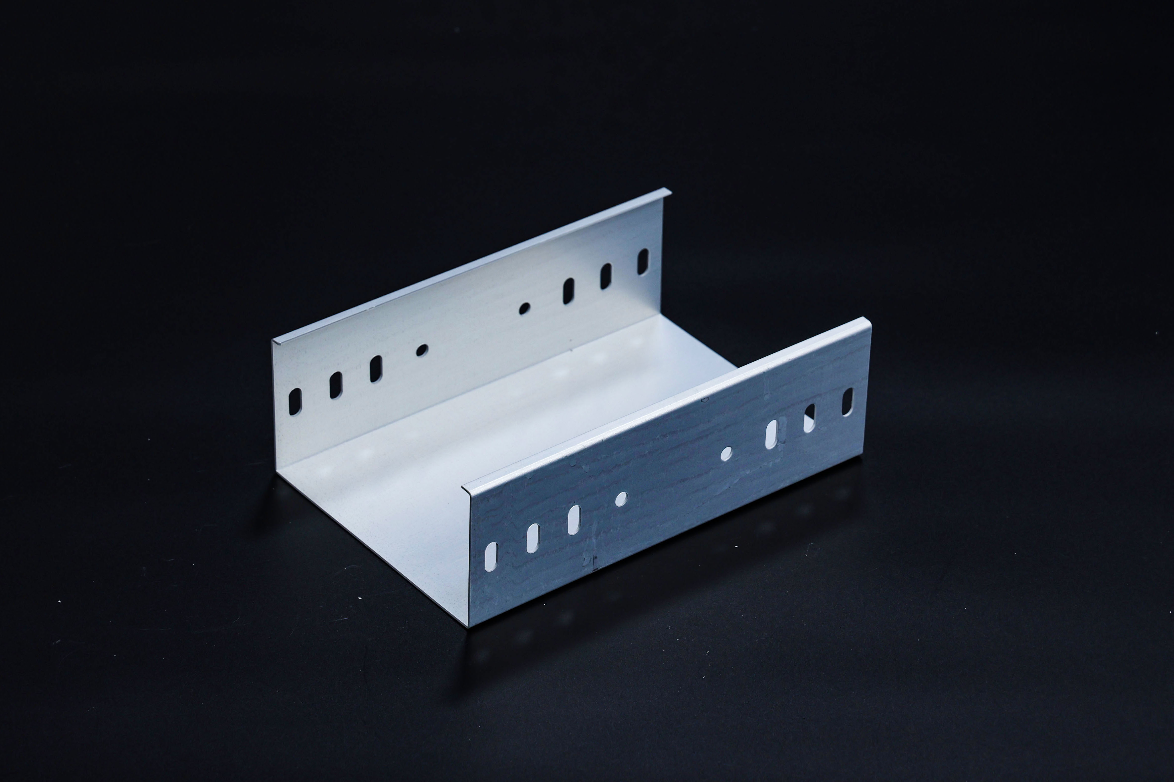 铝合金板材槽式桥架